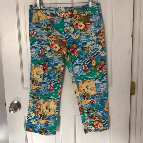 Dolce & Gabbana Other - Dolce & Gabbana Hawaii print capris
